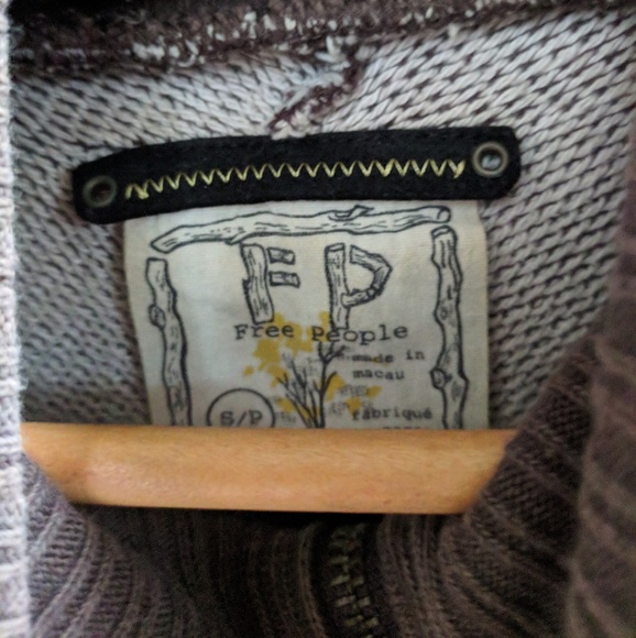 Free People Sweater - Size M - Picture 4 of 6